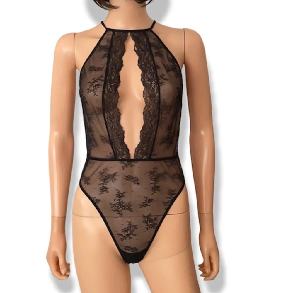NWOT Victoria Secret lace bodysuit